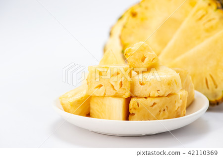 Feng pear heat-fed water fruit white bottom pineapple pineapple 42110369