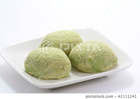 Ugly's Mochi White plate White Background 42111241