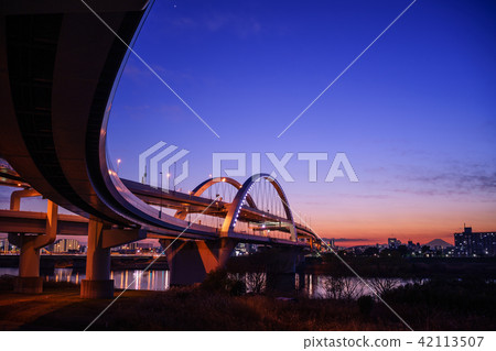東京江北交界處和富士山的夜景 42113507