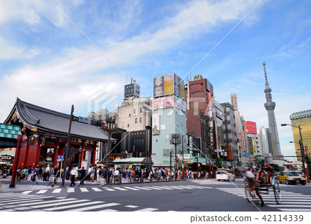 Tokyo cityscape in Japan Look over Kaminarimon at Asakusadera and Tokyo Sky Tree 42114339