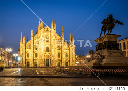Duomo di Milano (Milan Cathedral) in Milan, Italy 42115133