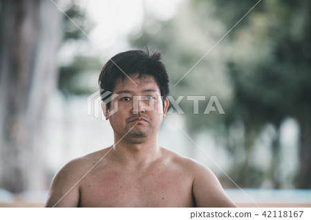 sumo, sumo wrestling, crouching 42118167