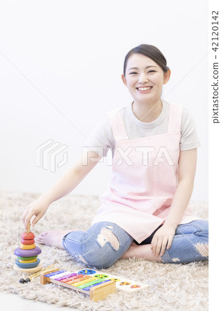 A cute teacher A cute teacher 42120142