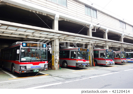 東急都島站的巴士站 42120414