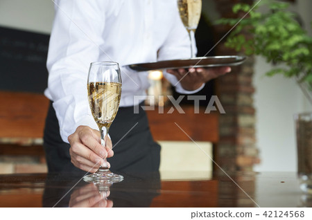 Waiter 42124568