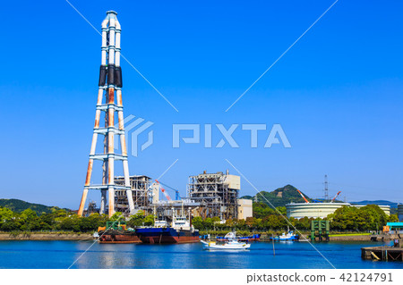 View of Aiura Port from the ferry to Kuroshima [Sasebo City, Nagasaki Prefecture] 42124791