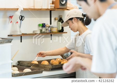 Baker 42128282