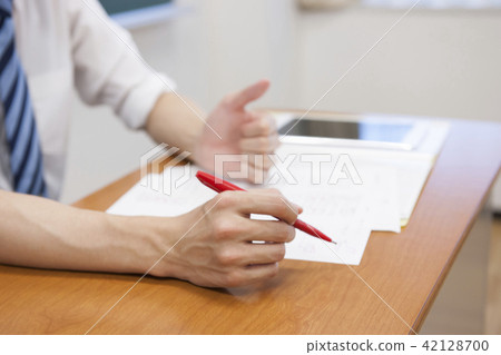 老師老師教室學校教室片劑計分的測試ICT教育黑板學校研究學校教育圖像 42128700