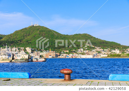 Hakodateyama seen from Hakodate Port 42129058