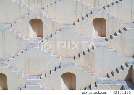 Stair Well (India) 42131336