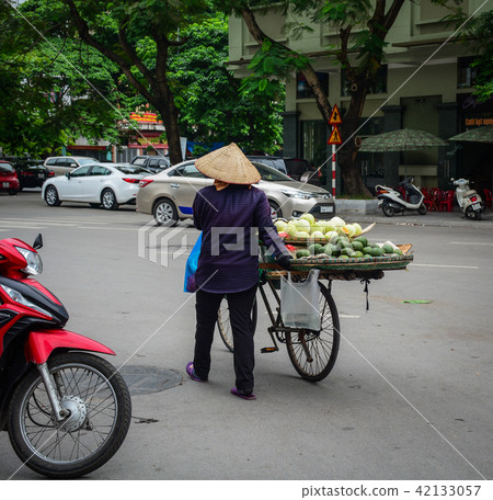 A vendor on street 42133057