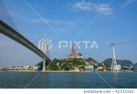 Amusement park on island 42133102