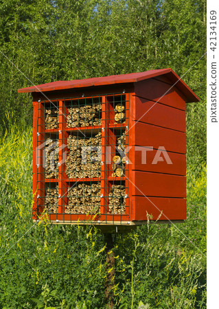 homemade nest block for mason bees  42134169