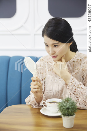 婦女，女性，約會，生活方式，日常，約會，等待 42136067