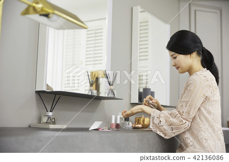 Women, Women, Lifestyle, Everyday, Perfume 42136086