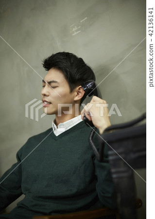 男人，男人，生活方式，日常，商務，電話 42136141