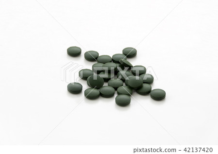 Green pill 42137420