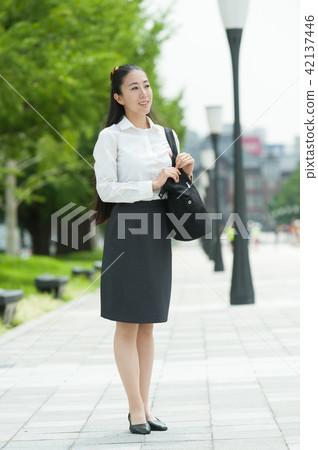 Business woman Business woman 42137446
