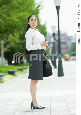 Business woman Business woman 42137460