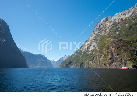 Milford Sound 42138263