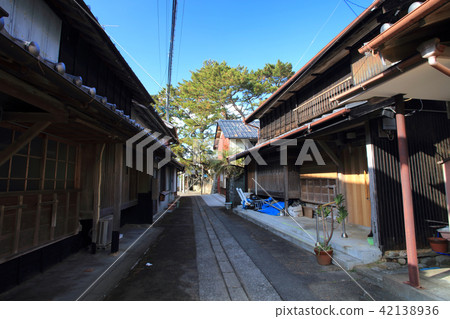 Demijima (Tamba) Retro fishing village "Important Traditional Building Group Conservation Area" 42138936