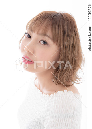 年輕女士的髮型 年輕女士的髮型 42139276