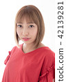Young lady's hair style 42139281