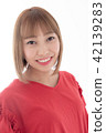 Young lady's hair style 42139283