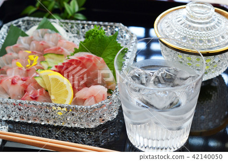 A toast with Japanese cuisine A toast with Japanese cuisine 42140050