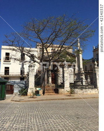 Cuba Old Town Cathedral 42140337