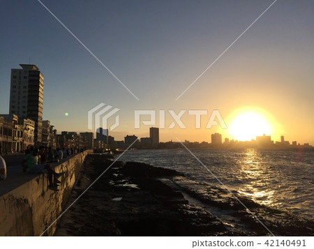 Sunday evening of Cuba Malecon Street Sunday evening of Cuba Malecon Street 42140491