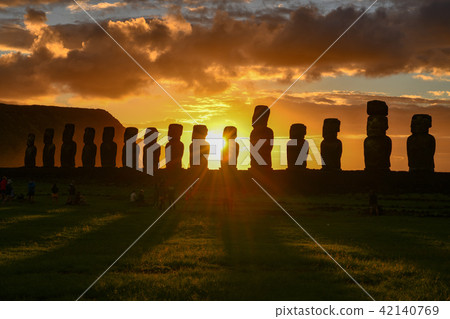Moai Easter Island Ah-Tongariki Asahi Dawn Moai Easter Island Ah-Tongariki Asahi Dawn 42140769