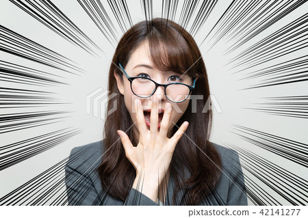 A woman to be surprised 42141277