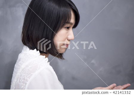 Sick girl Sick girl 42141332