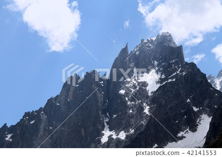 Needle peak of Mont Blanc massif Needle peak of Mont Blanc massif 42141553
