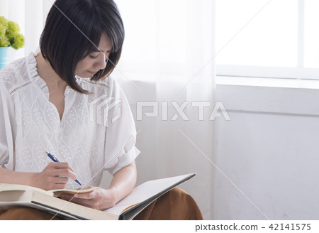 Morning reading time 42141575