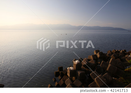 "Japanese heritage" Lake Biwa, Tetra Pot and kittens on the west bank of Okijima and Okishima (Oshima towards Kosai, Hira mountain) "Japanese heritage" Lake Biwa, Tetra Pot and kittens on the west bank of Okijima and Okishima (Oshima towards Kosai, Hira mountain) 42141713