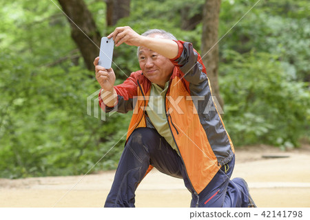 Senior Travel Senior Travel 42141798