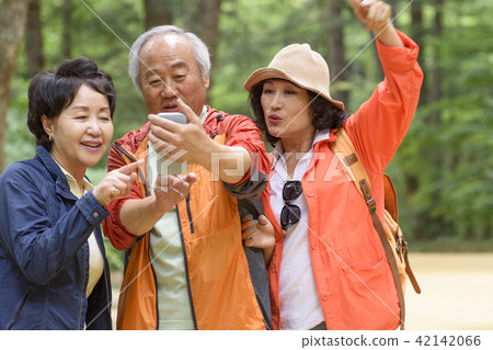 Senior Travel Senior Travel 42142066