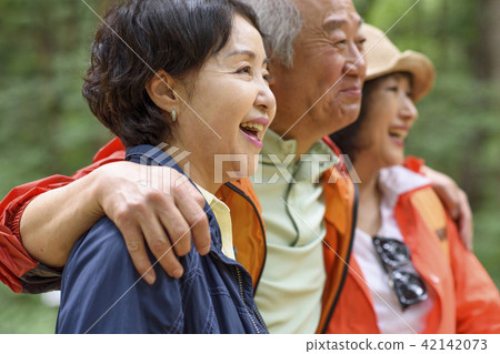 Senior Travel Senior Travel 42142073