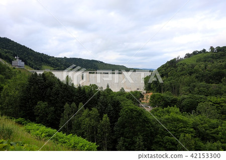 Thunder · Trapezoid CSG Dam Thunder · Trapezoid CSG Dam 42153300