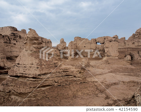新疆Wiggle自治區吐魯番·上校城堡/蛟河遺址,吐魯番,中國 新疆Wiggle自治區吐魯番·上校城堡/蛟河遺址,吐魯番,中國 42154590