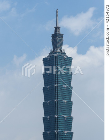 View from the elephant · Taipei 101 / Taipei 101 from Elephant mountain View from the elephant · Taipei 101 / Taipei 101 from Elephant mountain 42154972