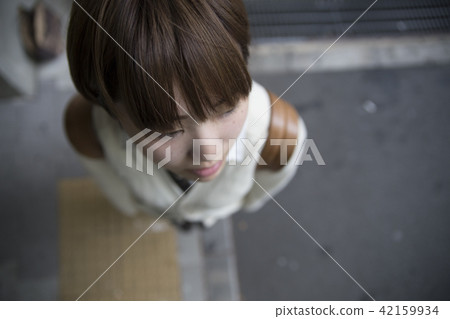 School girls high school portrait 42159934