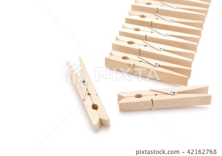 Clothespins (wooden) 42162768