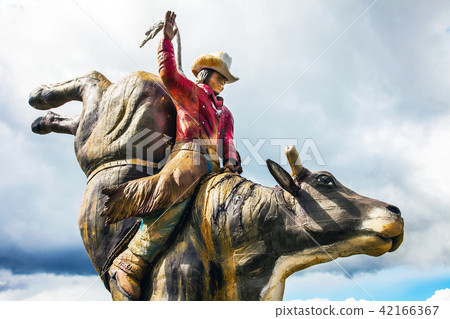 Cowboy sculpture in Williams Lake Canada 42166367