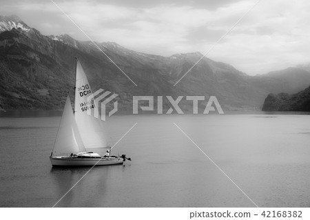 Lake Brienz (2) 42168382