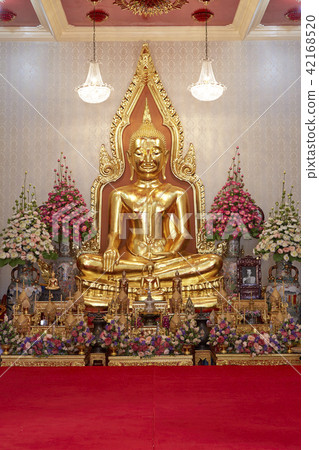 Wat Trimitr in Bangkok, Thailand. 42168520