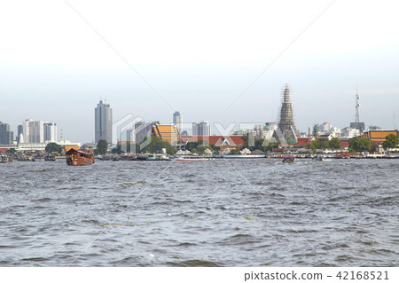 Chao Phraya River in Bangkok, Thailand 42168521