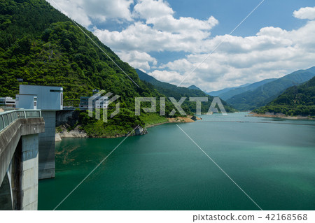 Dam Lake (Chichibu City, Saitama Prefecture, Urayama Dam) Dam Lake (Chichibu City, Saitama Prefecture, Urayama Dam) 42168568